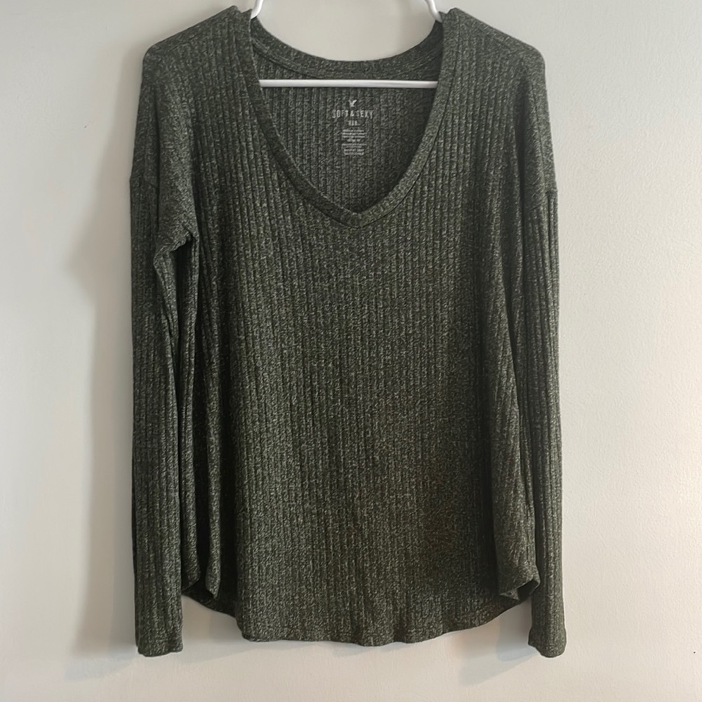 Soft & Sexy American Eagle dark green long sleeve tee.